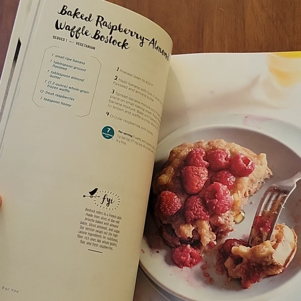 ● NWOT: Weight Watchers Fresh & Easy Cookbook